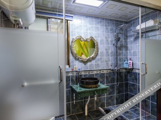 Цзясинь: Xitang Yushang Jiangnan Theme Hostel