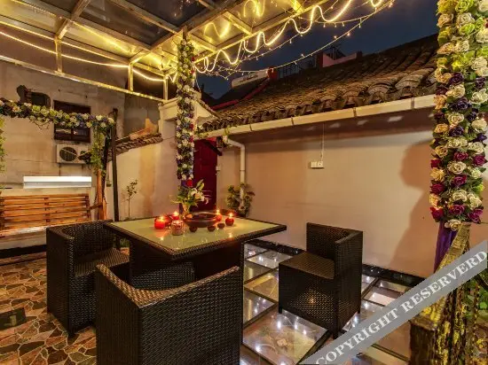 Цзясинь: Xitang Yushang Jiangnan Theme Hostel