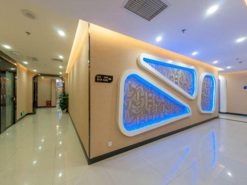 Шэньчжэнь: Shenzhen Xinchao Capsule Cabin Hotel