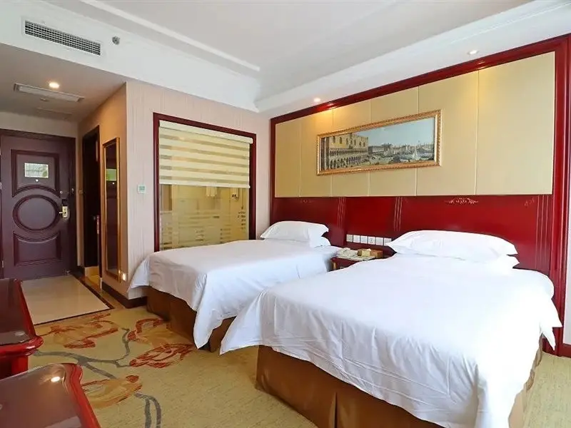 Шанхай: Vienna International Hotel(National Exhibition and Convention Center & West Tianshan Road)