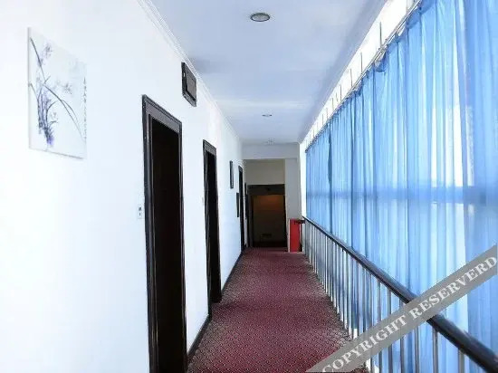 Шанхай: 上海北蔡大酒店