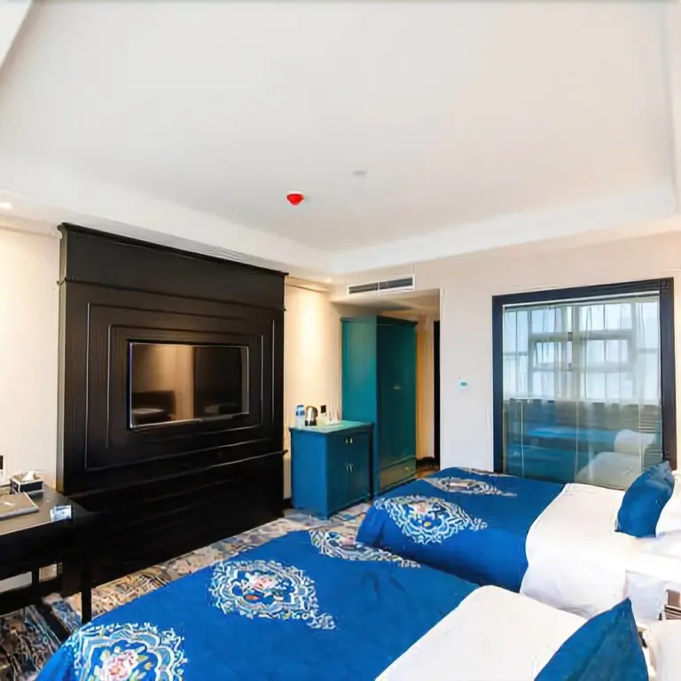 Гуйян: Guiyang Seven Garden - Spring Hotel (Fountain Metro Station Taiping Road Netflix Street Shop)