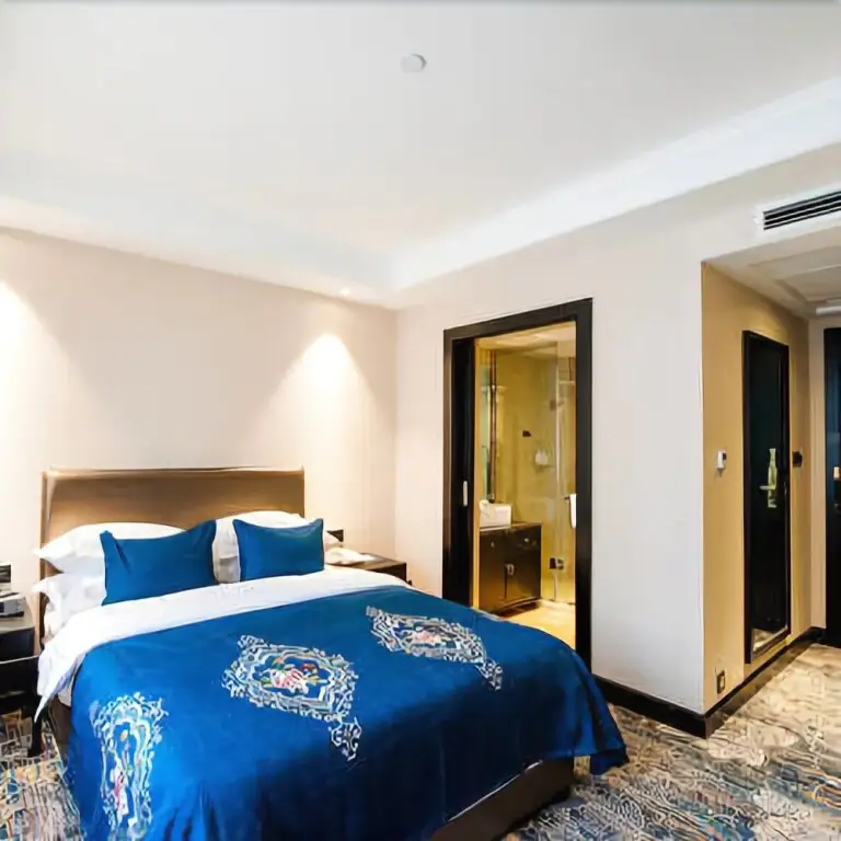 Guiyang Seven Garden - Spring Hotel (Fountain Metro Station Taiping Road Netflix Street Shop) — фото 1