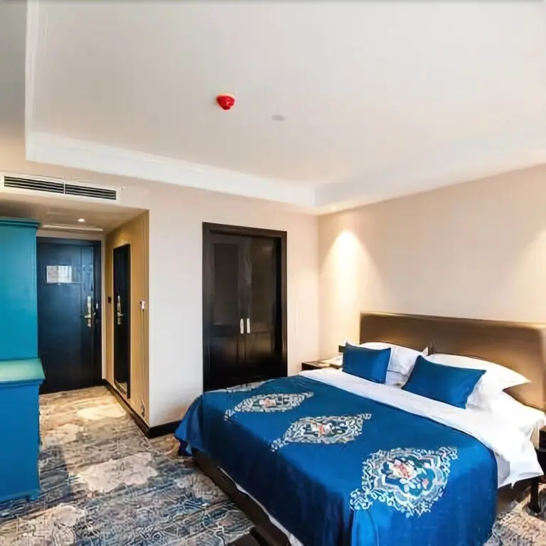 Гуйян: Guiyang Seven Garden - Spring Hotel (Fountain Metro Station Taiping Road Netflix Street Shop)