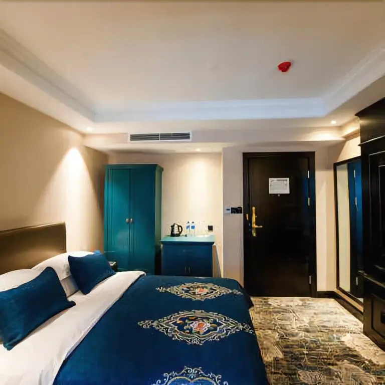 Гуйян: Guiyang Seven Garden - Spring Hotel (Fountain Metro Station Taiping Road Netflix Street Shop)