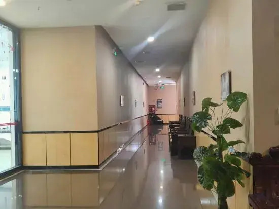 Гуйлинь: Thank You Inn (Guilin Railway Station)