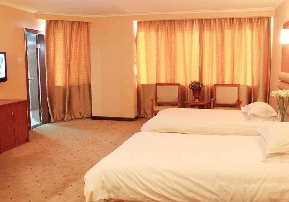 Фучжоу: JI Hotel Fuzhou Wusi Road Wenquan