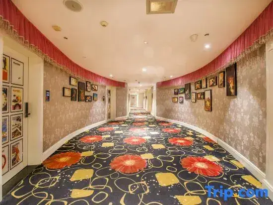 Иу: Dongyi meisu Theme Hotel