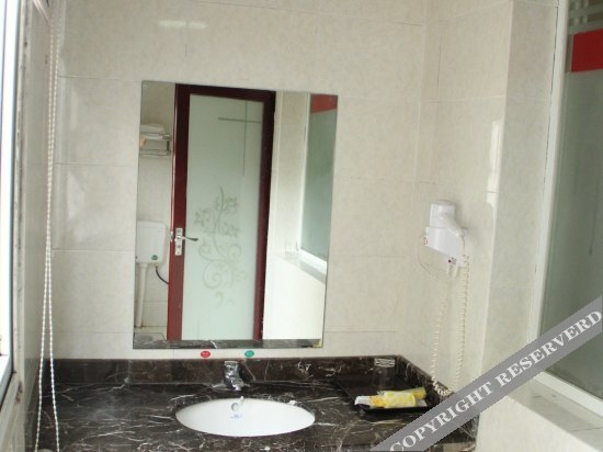 Гуйлинь: Junying Business Hotel Guilin