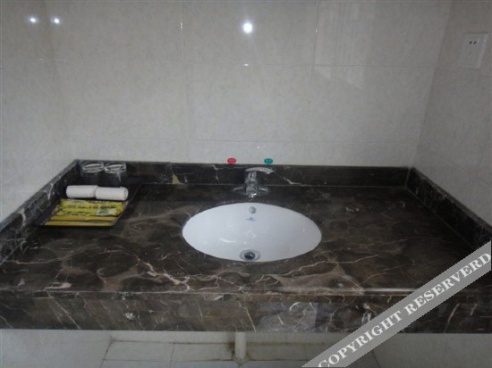 Гуйлинь: Junying Business Hotel Guilin