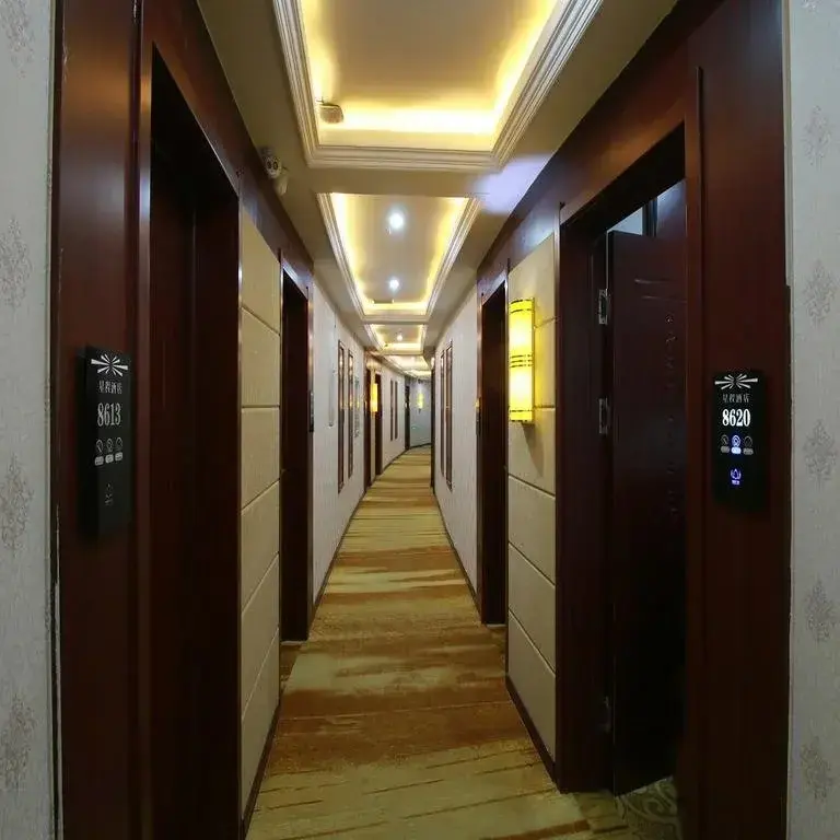 Чжанъе: Zhangye Jinhua Hotel (Zhonggulou Runquanhu Park Branch)