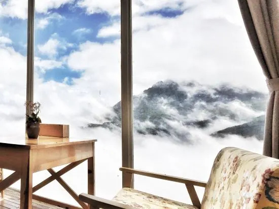 Хуанцаолинь: A place to watch the sunrise over the sea of clouds and terraces