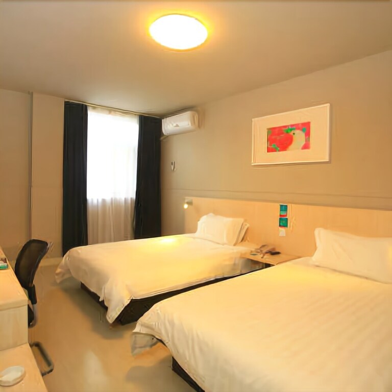 Чэнду: Jinjiang Inn Chengdu Chunxi Road Taiguli Hotel