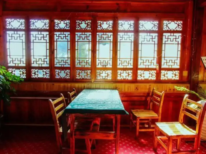 Дали: Gospel Hostel