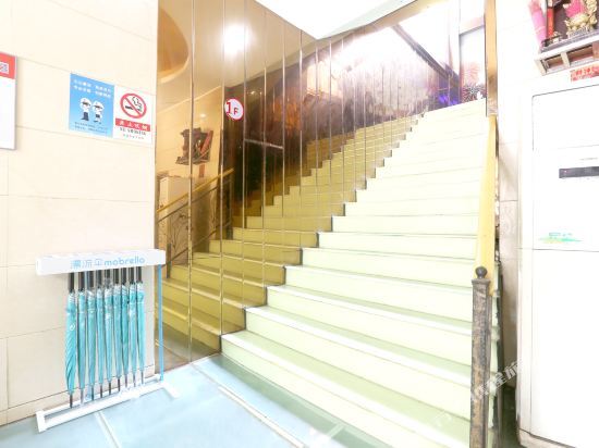 Наньчан: Nanchang Fengjing Business Hotel