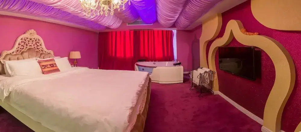 Санья: Tianelian Lovers Theme Hotel Sanya