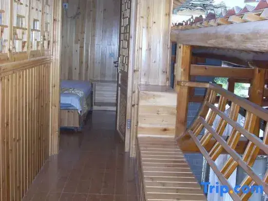 Хуаншань: Hongcun Small House