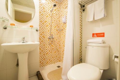 Наньтун: Home Inn Nantong Tongzha District Yuejiang Road Wanda Plaza
