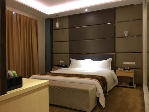 Шэньчжэнь: Shenzhen Hua Dingsheng Hotel (Gushu Subway Station, Shenzhen Airport)