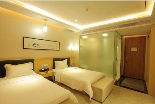Шэньчжэнь: Shenzhen Hua Dingsheng Hotel (Gushu Subway Station, Shenzhen Airport)