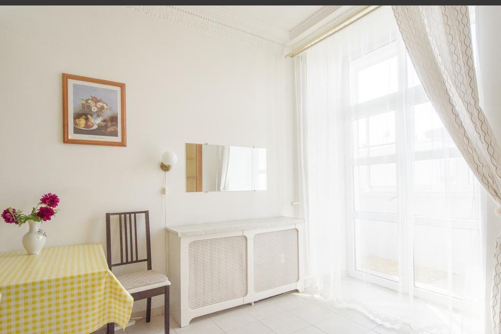 Москва: Smolenskaya House