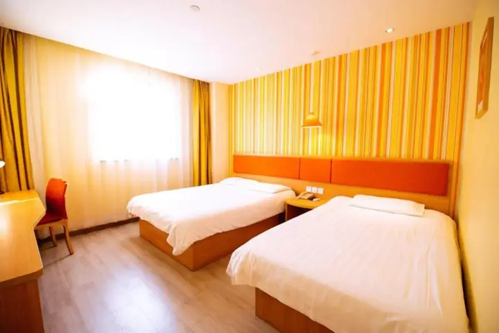 Шанхай: Homeinn Hotel (Shanghai International Tourism and Resort Xiuyan Road Subway Station)