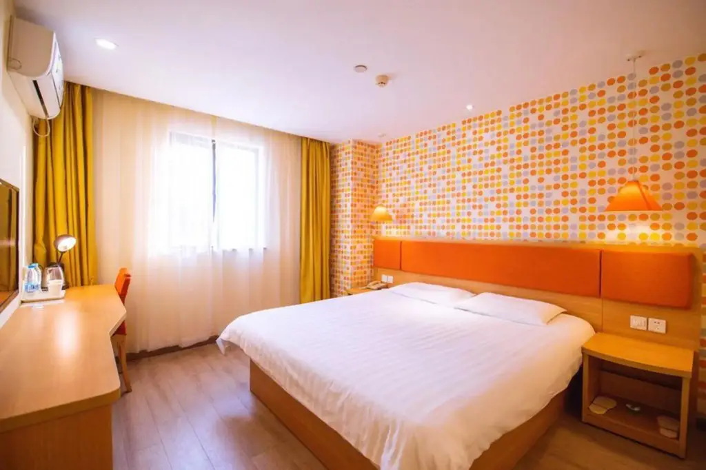 Шанхай: Homeinn Hotel (Shanghai International Tourism and Resort Xiuyan Road Subway Station)