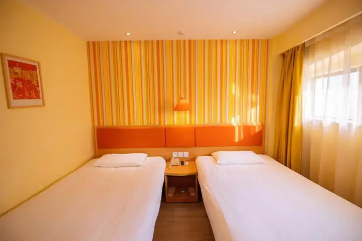 Шанхай: Homeinn Hotel (Shanghai International Tourism and Resort Xiuyan Road Subway Station)