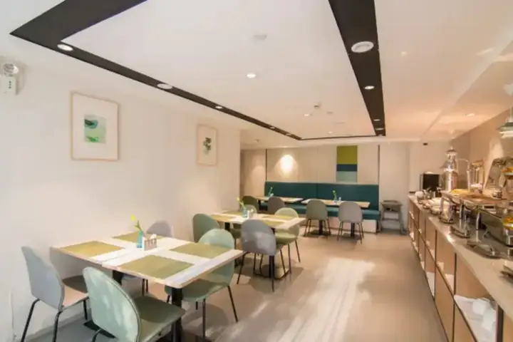 Шанхай: Homeinn Selected Hotel (Shanghai East China Normal University Wujing)