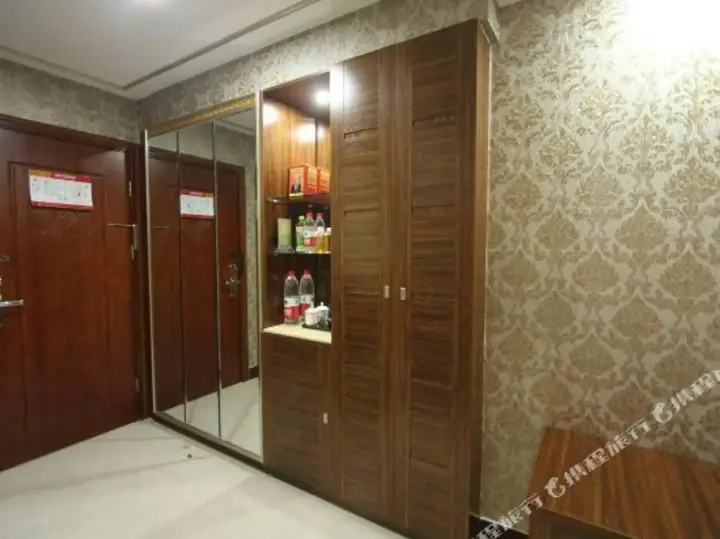 Фошань: Yuanquan Business Hotel (Foshan Railway Station)