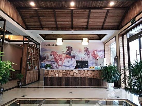 Huashan Outdoor Theme Hotel — фото 1