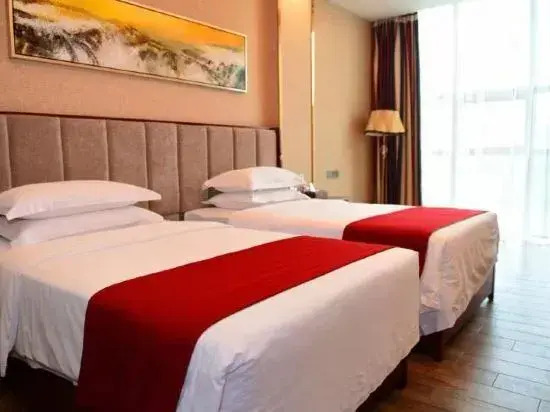 Чунцин: Longzhou Hotel (Tongliang Vocational College of Media)