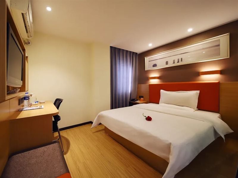 Чанша: 7Days Inn Chain Hotel (Changsha Yuelu Mountain Fubuhe Subway Station)