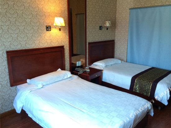 Huali Express Hotel — фото 1