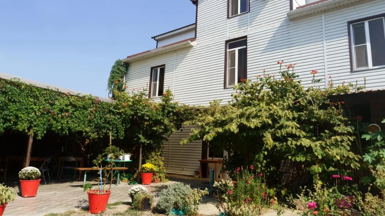 Голубицкая: Domik u Morya Guest House