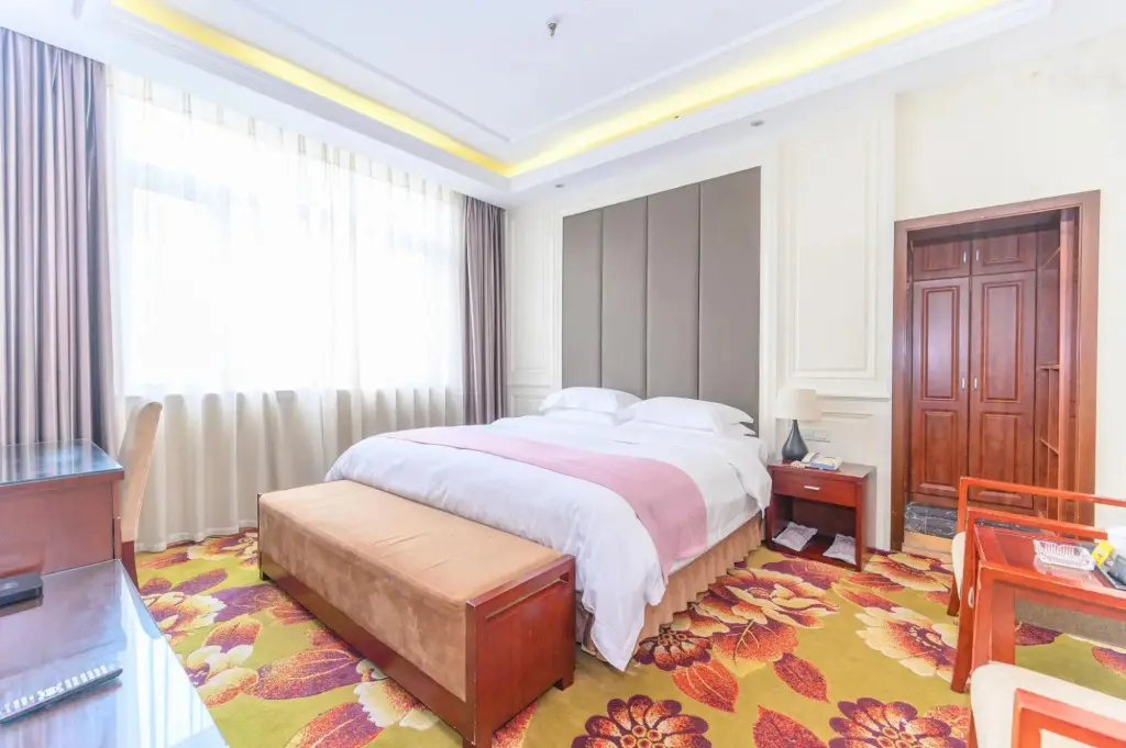 Бачжун: Donghua Hotel Bazhong