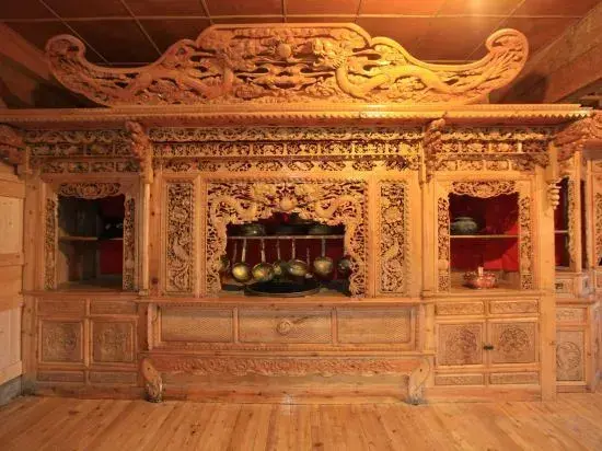 Шангри-Ла: Mechari Hotel (Shangri-La Ganden Sumtseling Monastery)