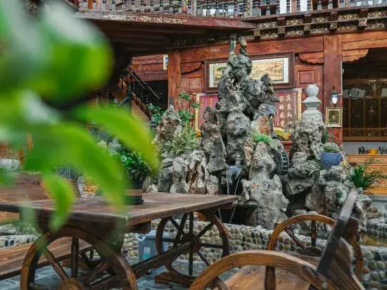 Шангри-Ла: Mechari Hotel (Shangri-La Ganden Sumtseling Monastery)
