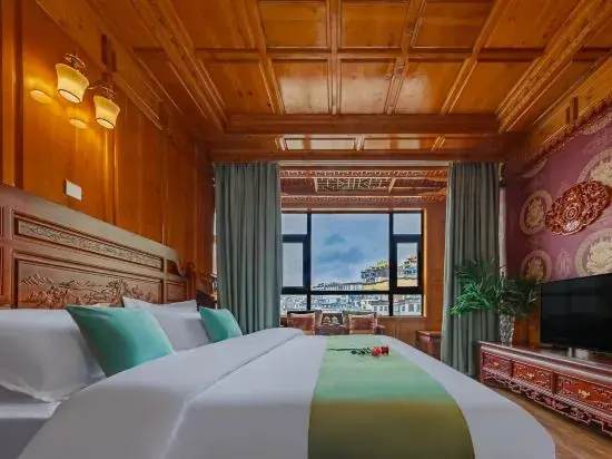 Шангри-Ла: Mechari Hotel (Shangri-La Ganden Sumtseling Monastery)