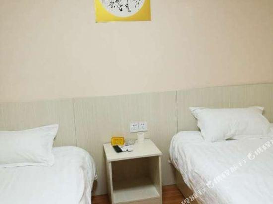 Шанхай: Huahui Hotel
