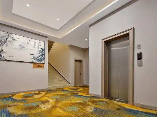 Чунцин: Jingfeng Hotel (Chongqing West Railway Station Southwest Hospital)
