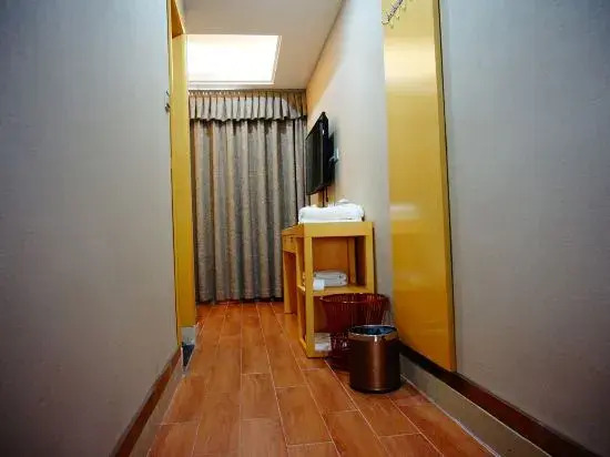 Гуанчжоу: Guangzhou Liangyou Qicheng Hotel (Gangding Subway Station Jinan University Branch)