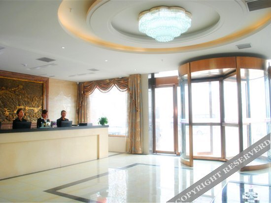 Кайфын: Zhongzhou Business Hotel