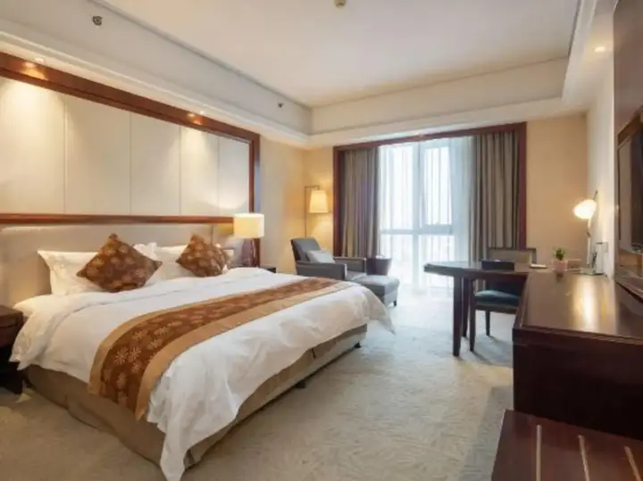 Уси: New Continental June House Hotel
