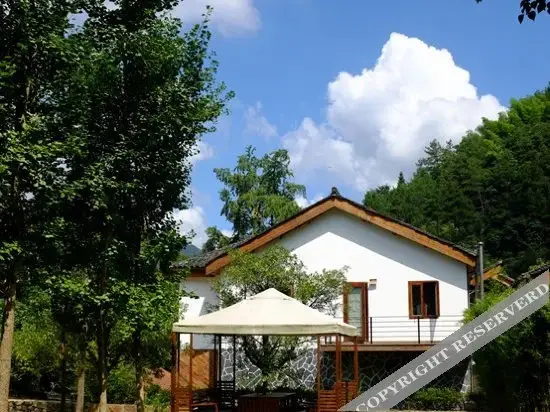 Ханчжоу: One Mountain Nine Houses