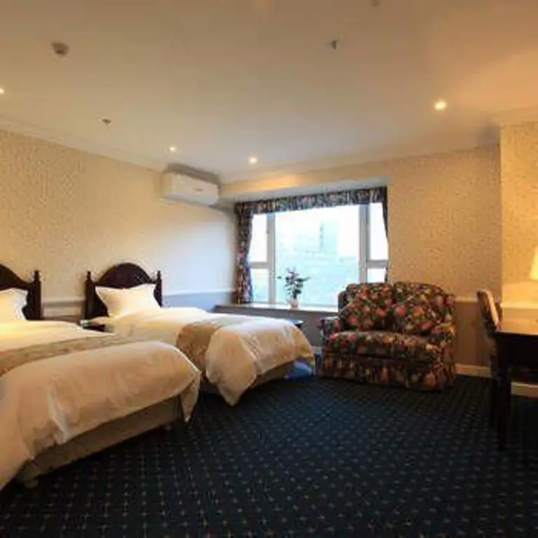 Чэнду: Chonpine Hotel