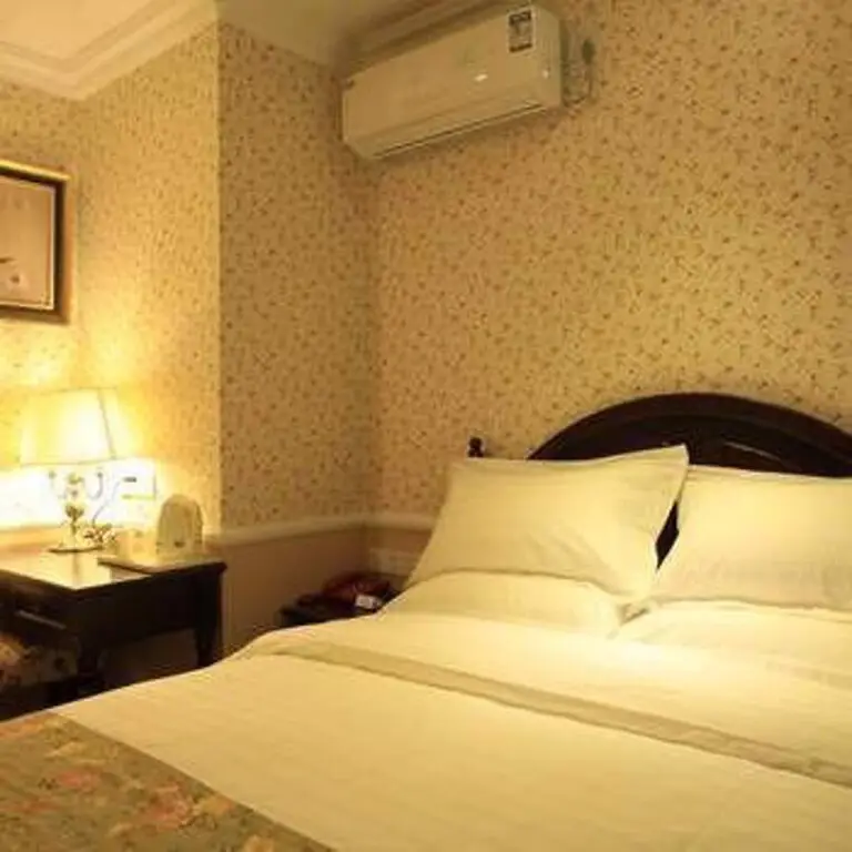 Чэнду: Chonpine Hotel