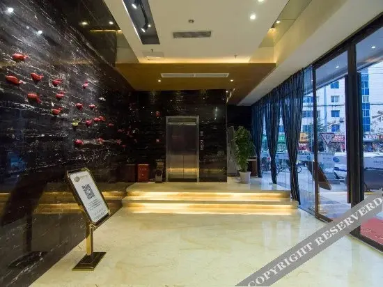 Суйнин: Suizhou Holiday Kaixuan Hotel