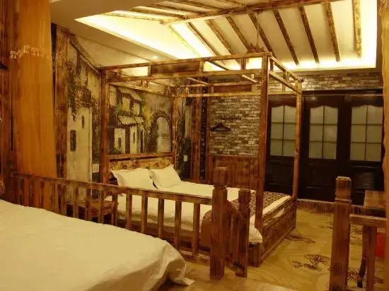 Цзясинь: Wuzhen Xiaocheng Love Hotel