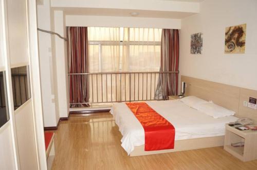Циндао: Jiaozhou Shangpin Preferred Express Hotel